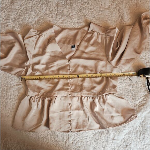 Beige Peplum Blouse Button Up V-Neck Long Sleeve Old Navy XL Feminine NWT - Picture 6 of 13
